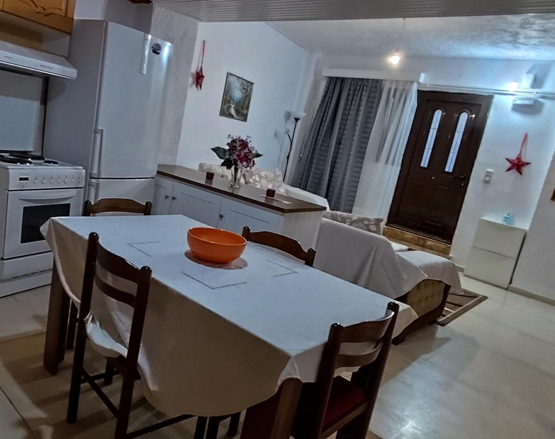 Ευρύχωρο Και Άνετο Διαμέρισμα Στην Ιτέα Joanna'S Apartment Kirra Екстер'єр фото
